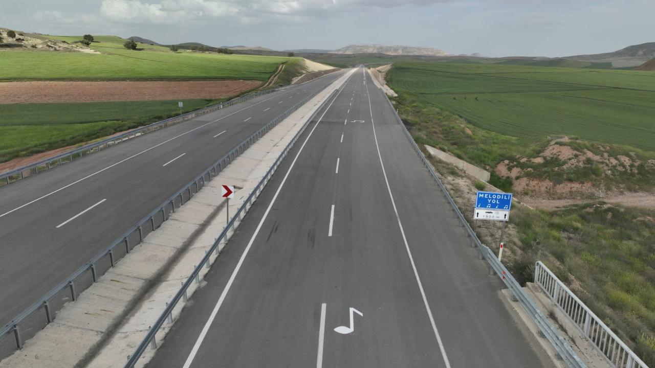 melodili-yol-dha-2361524.jpg