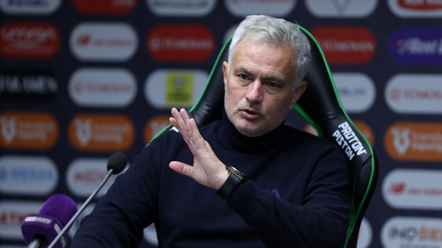 jose-mourinho-fenerbahce-13012025-b.jpg