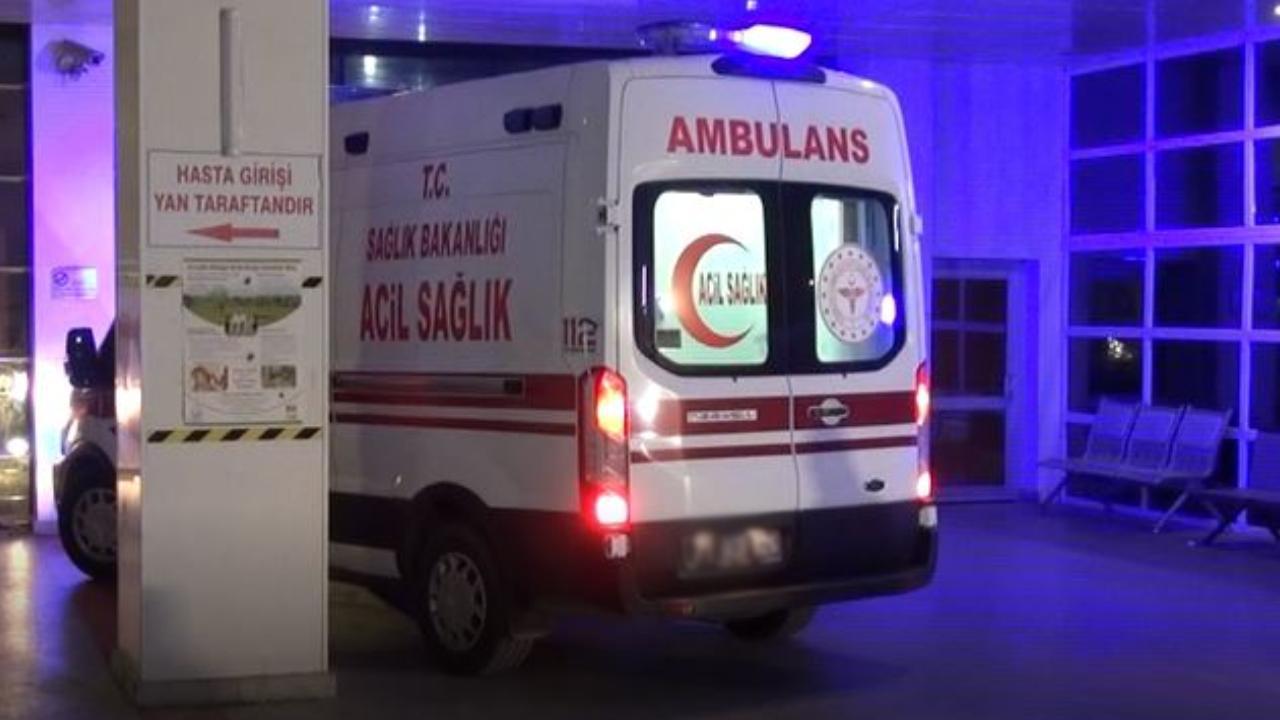 ambulans-acil-servis-a-1913387.jpg